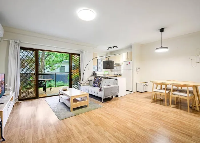 Burwood Near Train & Shopping & Park With Car Park
